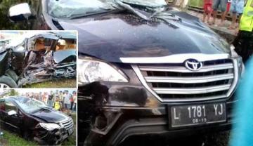 Jelang Berbuka Puasa, Satu Minibus Hancur Terseret Kereta Api Sibinuang di Padang
