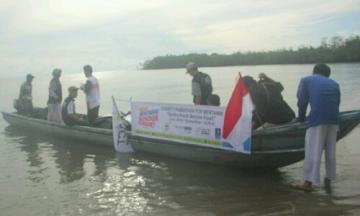 Kisah Haru Kapal Ramadhan ACT Sumbar Lintasi Laut Mentawai Antarkan Bantuan