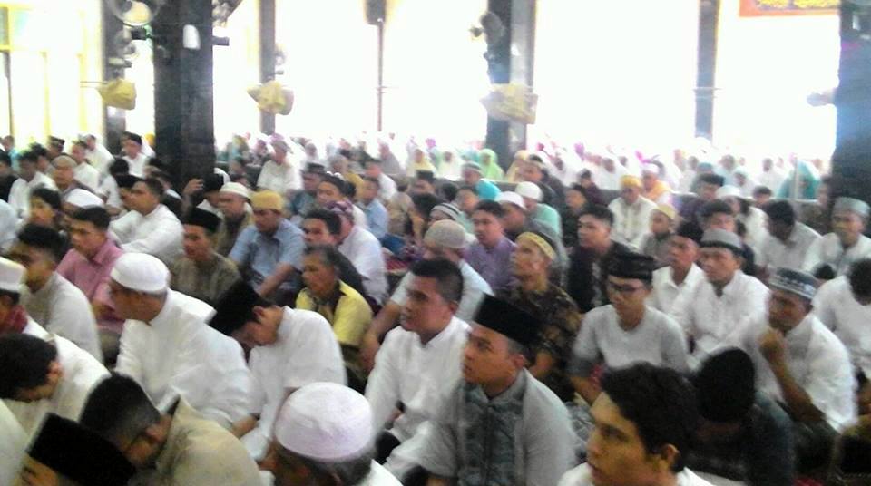 Masyarakat Padati Masjid Raya Kampung Baru Untuk Laksanakan Sholat ID