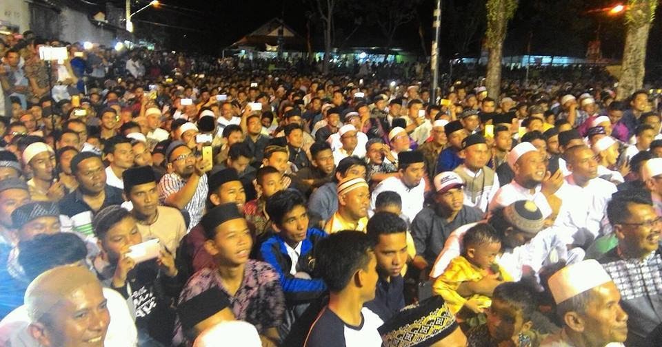 Ribuan Jemaah Masjid Raya Kota Pariaman Hadiri Tablig Akbar A Somad