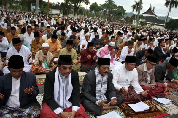 W Sumatra To Concentrate Eid Prayer in Governor's Office Yard