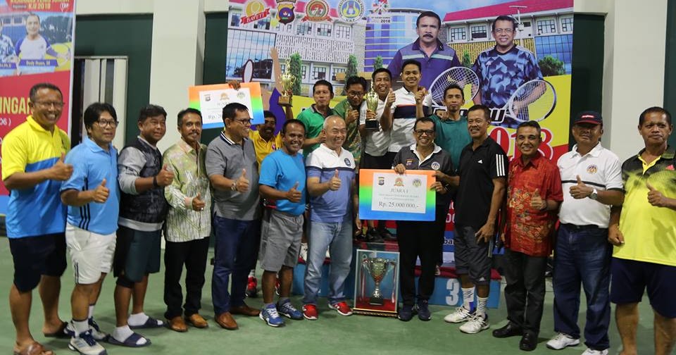 Regu Tenis UNP A Boyong Piala Kapolda Sumbar CUP II
