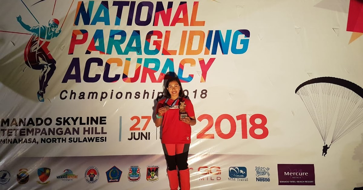 Atlet Paralayang Pesisir Selatan Juara I Kejurnas Paralayang di Manado