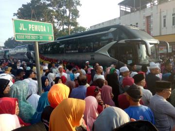 296 CJH Asal Kota Payakumbuh Menuju Embarkasi Padang
