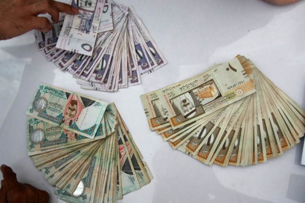 Penukaran mata uang Riyal Saudi di Embarkasi Padang capai Rp50 juta setiap hari
