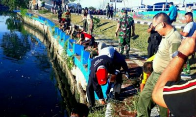 Puluhan TNI dan ASN Kota Padang Ikut Aksi Bersih Pantai Padang