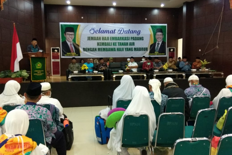 Debarkasi Padang pulangkan 1.571 haji
