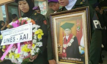 Jenazah Rektor Universitas Ekasakti Andi Mustari Pide Tiba di Makassar