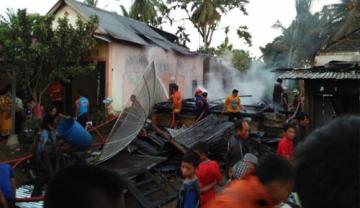 Api Hanguskan Dua Unit Rumah Semi Permanen di Nagari Aia Gadang Pasaman Barat