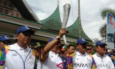 Menristekdikti ikuti "torch relay" di Bukittinggi