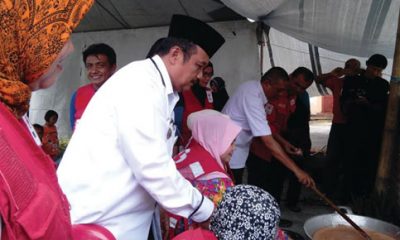 PMI Bukittinggi dan Warga Galuang Masak 1 Ton Rendang untuk Lombok