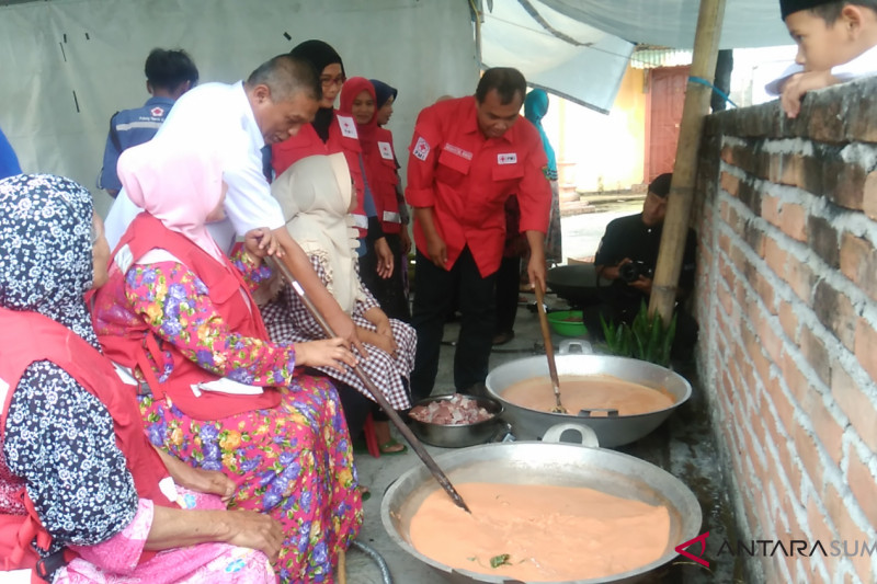 Seton rendang untuk korban gempa Lombok dari Bukittinggi