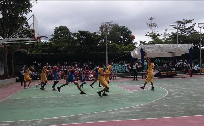 Jaring Atlit Muda, Disparpora Kota Bukittinggi Gelar Kejuaraan Bola Basket Antar Pelajar