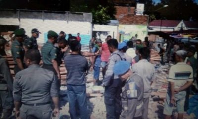 Pol PP Pariaman Bongkar Bangunan di Atas Reruntuhan Pasar Lama, Pedagang Protes