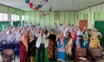 Akper Aisyiyah Padang Gelar Kuliah Umum bersama Dr Rohimi Bahas TB Care dan Sistem Pernapasan
