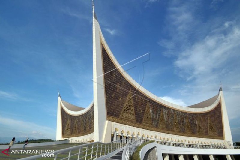 Masjid Raya Sumbar, perpaduan nilai Islam dan adat Minangkabau