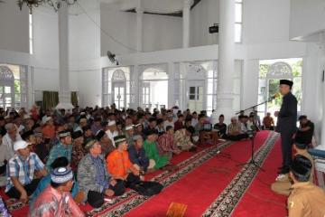 Sebanyak 161 Orang Guru dan 322 Petugas Masjid di Tanah Datar Terima Insentif Menjelang Idul Fitri