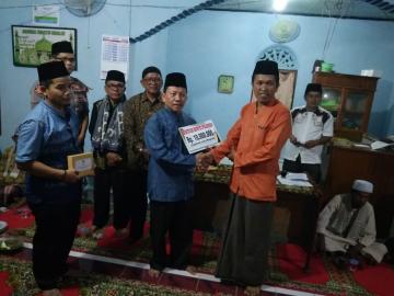 Melalui TSR, Pemda Pasaman Berikan Bantuan Rp10 Juta Untuk Masjid Nurul Haq Padang Kubu