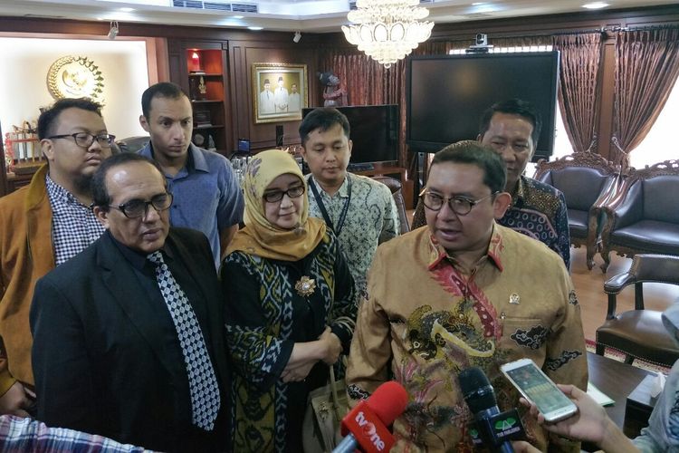 Datang ke DPR, Keluarga Eggi Sudjana Adukan Kasus Makar ke Fadli Zon