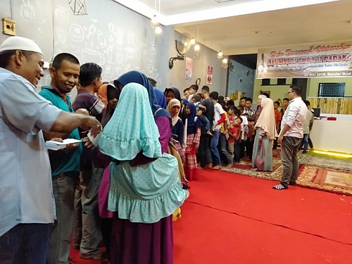 Alumni 95 SMP 11 Padang, Buka Bersama Yatim Piatu Gadut dan Mentawai