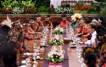 Presiden Jokowi Akan Tempatkan 1.000 Sarjana Muda Papua di BUMN