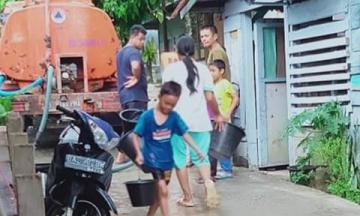 Dilanda Kemarau Panjang, Kabupaten Mentawai Mengalami Kritis Air Bersih