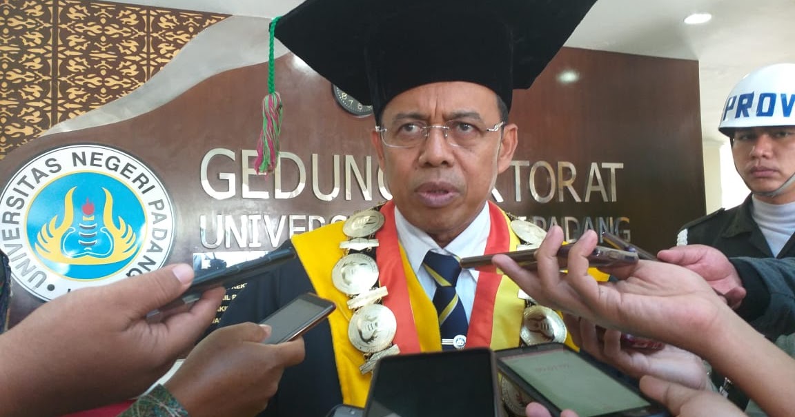 Lantik Ketua Jurusan, Rektor UNP Targetkan Semua Prodi Terakreditasi A