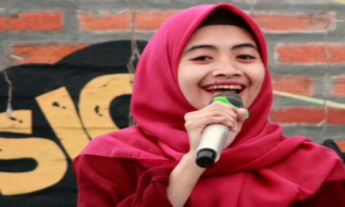Pendatang Baru Anggita Solois Warnai Industri Musik Indonesia dengan Single Hilang
