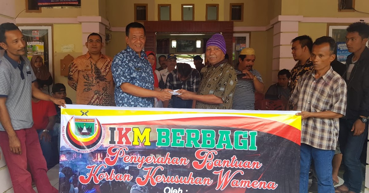 Wabup Rusma Yul Anwar Serahkan Donasi Rp147 Juta dari IKM Jayawijaya ke Korban Wamena