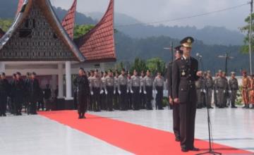 Kapolres Padang Panjang Sugeng Hariyadi Pimpin Upacara Ziarah Nasional di TMP Kusuma Bakti