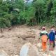 Relawan ACT Tembus Sapan Salak Antarkan Bantuan bagi Korban Banjir Bandang dan Longsor di Solsel