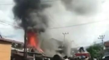Si Jago Merah Mengamuk, 7 Unit Rumah Ludes Terbakar di Pasaman
