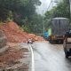 Tebing Jalan Longsor, Jalur Sumbar Riau Buka Tutup