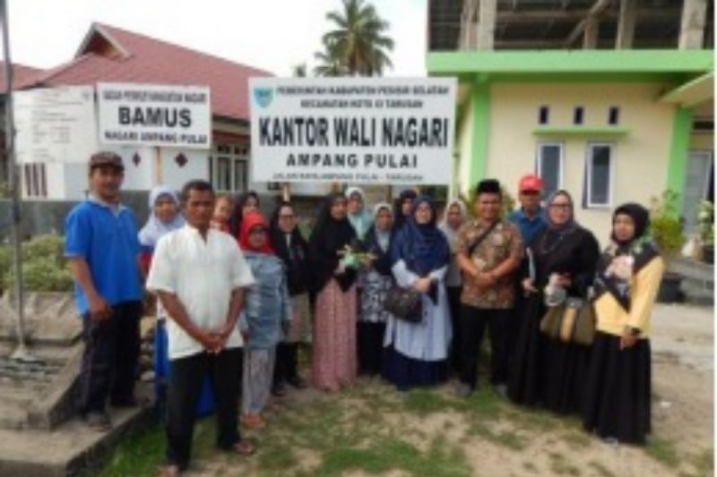 Pengabdian Masyarakat Peternakan Perbaiki Manajemen Ternak Sapi di Nagari Ampang Pulai