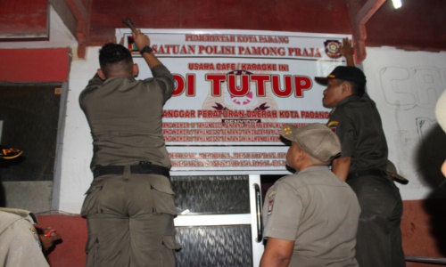 Akhir Tahun 2019, Belasan Kafe Ilegal di Padang Digembok Petugas Satpol PP