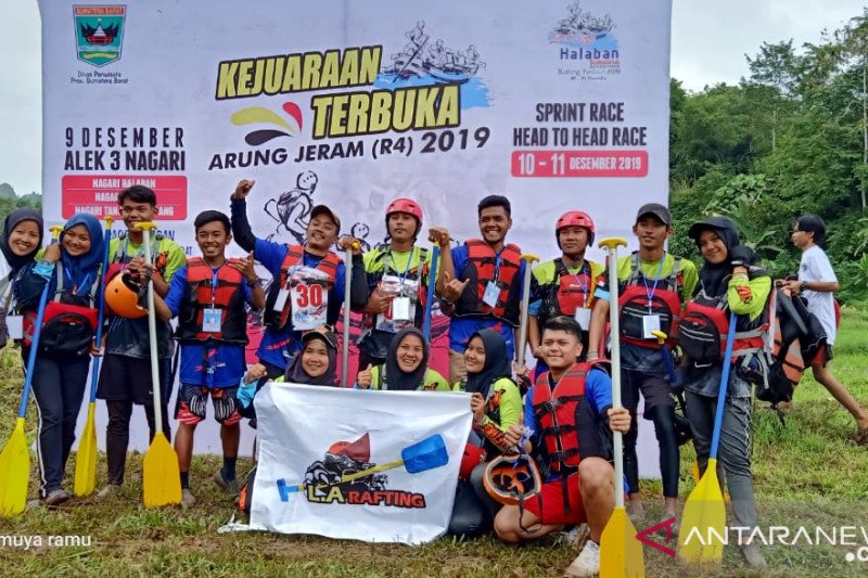 West Sumatra holds Rafting Festival to attract tourists who want to test guts
