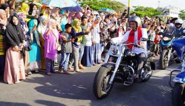 Tabligh Akbar di Padang, Ustaz Abdul Somad Tiba dengan Moge Harley-Davidson