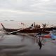 Dihantam Gelombang, KM Srijaya Terdampar Di Pantai Manggung
