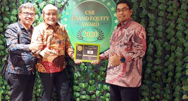 Semen Padang Raih "Gold Brand Equity Award"
