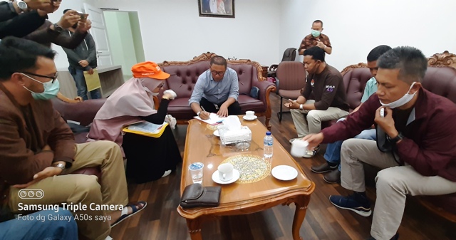 Petugas PPDP KPU Bukittinggi Lakukan Coklit di Rumah Dinas Walikota