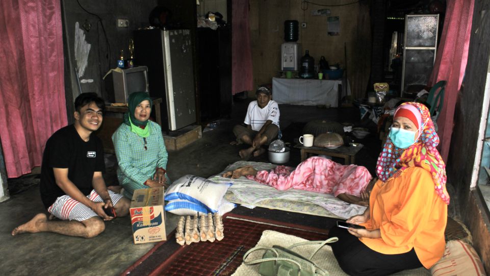HWK Sumbar Bantu Tiga Keluarga Tinggal Satu Atap di Kota Padang – Beritasumbar.com