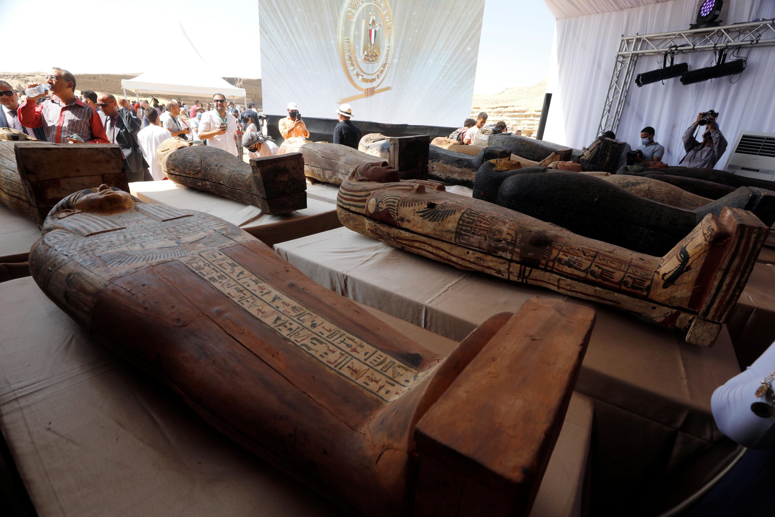 Mesir Menemukan 27 Sarkofagus Berusia Lebih Dari 2.500 Tahun, Temuan Terbesar Tahun Ini. – Beritasumbar.com