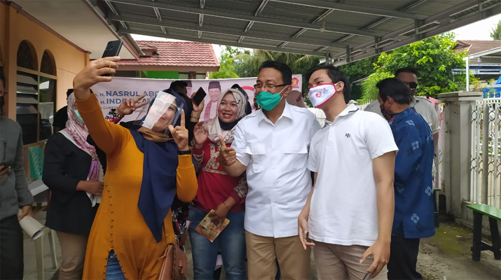 Babarito dengan Masyarakat Gurun Laweh Padang, Indra Catri Berbalas Pantun