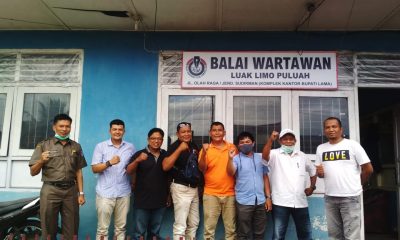 Mempererat Silaturrahmi, Wartawan Tanah Datar Kunjungi Balai Wartawan Luak Limopuluah – Beritasumbar.com