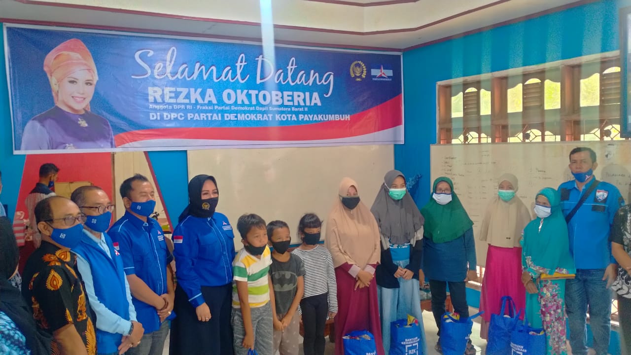 Bersama DPC Demokrat Kota Payakumbuh, Rezka Oktoberia Berbagi Berkah Dengan Anak Yatim – Beritasumbar.com