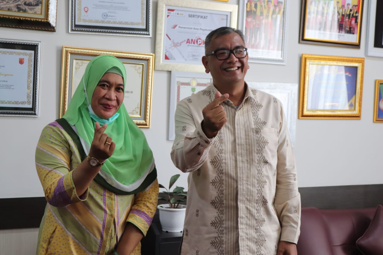 Ditemui Kepala BKKBN Provinsi Sumbar, Wako Riza Falepi Ajak Warga Sukseskan Pendataan Keluarga Tahun 2021 – Beritasumbar.com