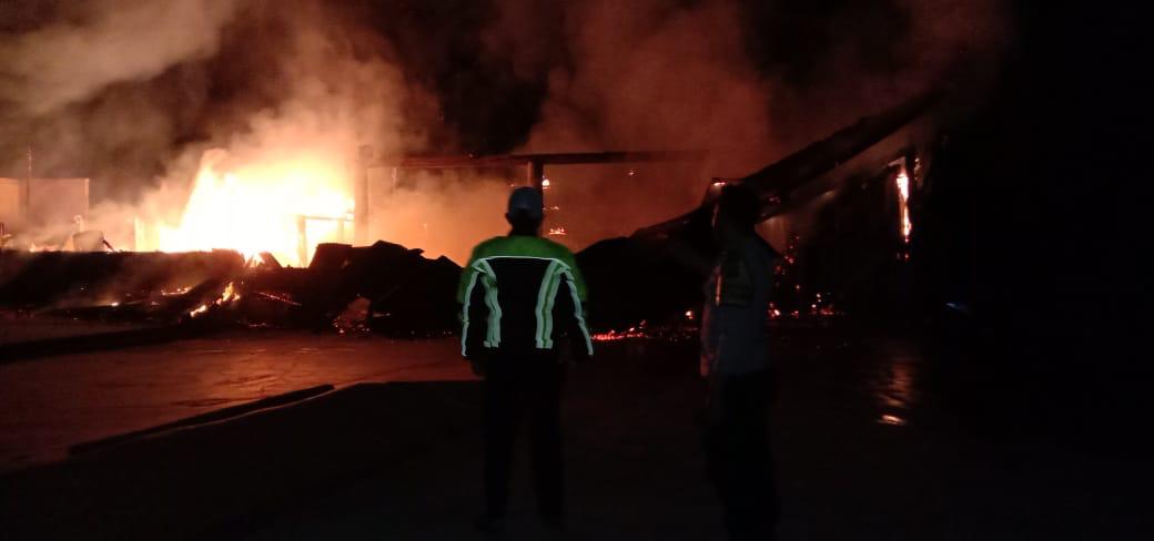 Huller Terbakar,Pemilik Rugi Ratusan Juta – Beritasumbar.com
