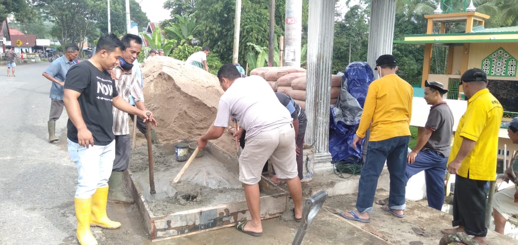 Warga Balai Panjang Goro Bersama Buat Lahan Parkir Representatif – Beritasumbar.com