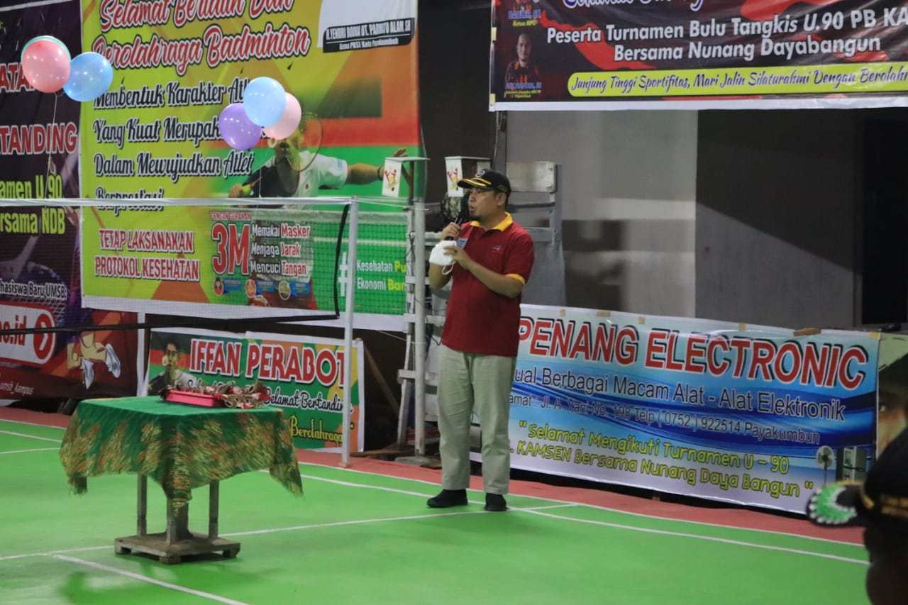Ketua DPRD Kota Payakumbuh Hamdi Agus Buka Open Turnamen Bulu Tangkis U-90 PB Kamsen di NDB – Beritasumbar.com