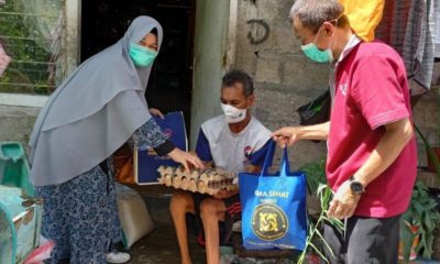 Jelang Idul Fitri, Gema Sehat Juken BKKBN Sumbar Bagi-Bagi Sembako untuk Kaum Dhuafa di Padang – Beritasumbar.com